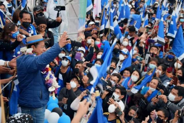 Recuperar la estabilidad en Bolivia, la base de la oferta del MAS