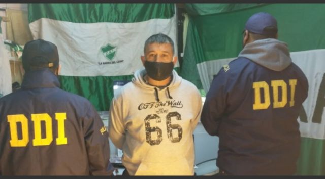 Sujeto tenía invernadero de marihuana en su casa