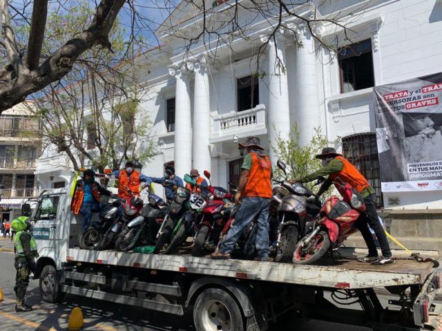 Remiten 100 motocicletas  a Tránsito por no respetar ciclovías en Tarija