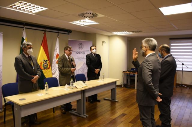 Posesionan a cuatro nuevas autoridades del Ministerio de Economía