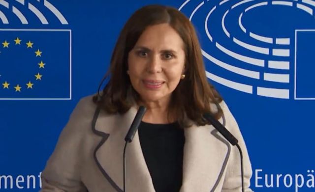 Longaric acusa de corrupción a Evo ante Parlamento Europeo