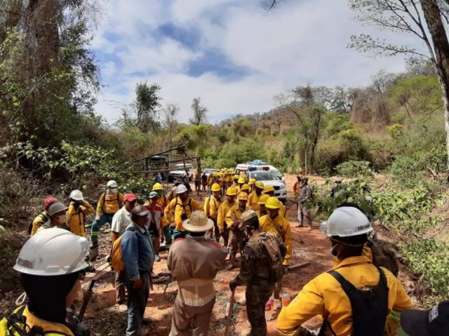 Bomberos piden ayuda aérea para el incendio en Macharetí 