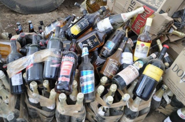 Aduana de Tarija destruye 16 toneladas de bebidas alcohólicas decomisadas
