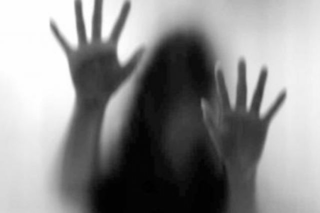 Encarcelan a presuntos violadores “en manada”