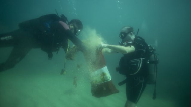 Calculan que hay 14 millones de toneladas de microplásticos en el fondo marino