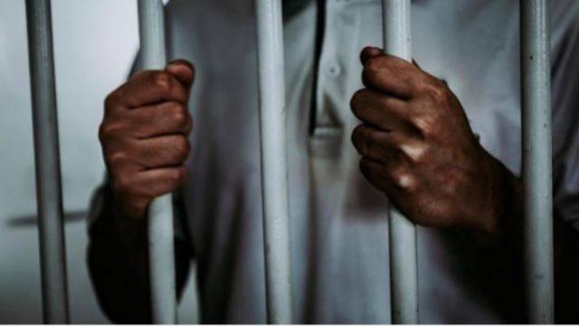 Lo condenan por intento de feminicidio a hijastra