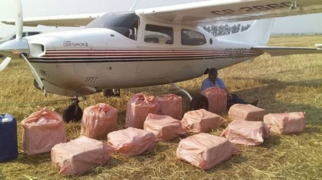 Cae una narcoavioneta boliviana en Paraguay con 400 kilos de cocaína 