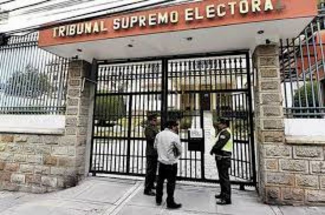 TSE convoca a las organizaciones políticas a reunirse para revisar la paridad de género en las listas de candidatos