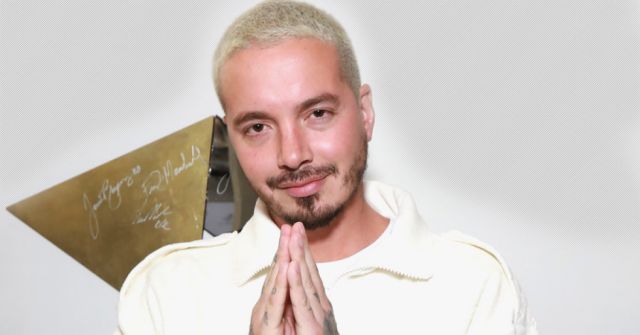 J Balvin se lleva el premio a Cantante Latino del Año en los premios Hombres del Año GQ