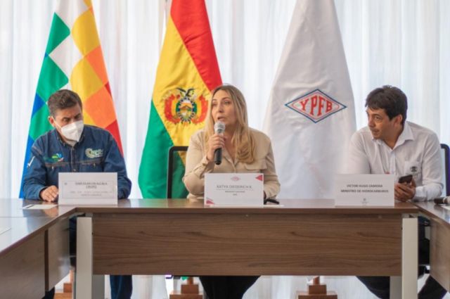 Posesionan a presidenta de YPFB ante técnicos del sector hidrocarburífero