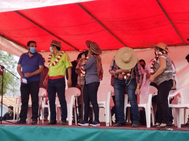 Áñez anuncia centros de salud para Uriondo, Ruiz afirma que no se firmó ningún convenio