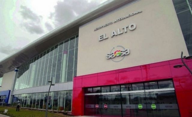 Arias acusa de intransigencia paro en tres aeropuertos, trabajadores ratifican la medida de presión
