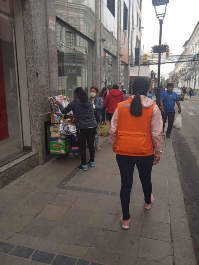 Intendencia intensifica controles y decomisos a comerciantes ambulantes en Tarija   