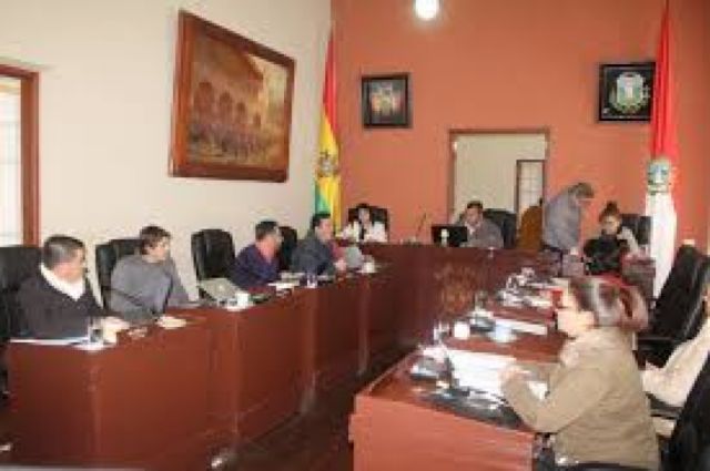 ¿Quién remplazará a Rodrigo Paz? Concejo municipal se reunirá el jueves