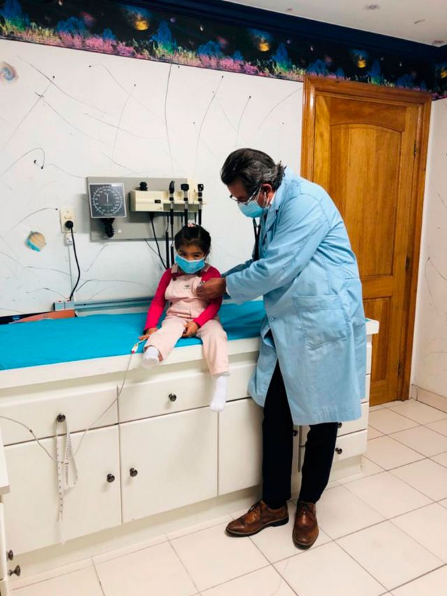 Ser pediatra, vocación a “prueba  de fuego” solo para valientes