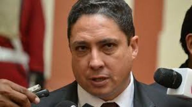 Justicia anula orden de aprehensión contra el exministro Héctor Arce por el caso fraude electoral