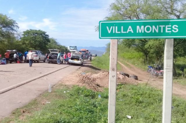 Policía reporta bloqueo en la ruta 9 de Villa Montes