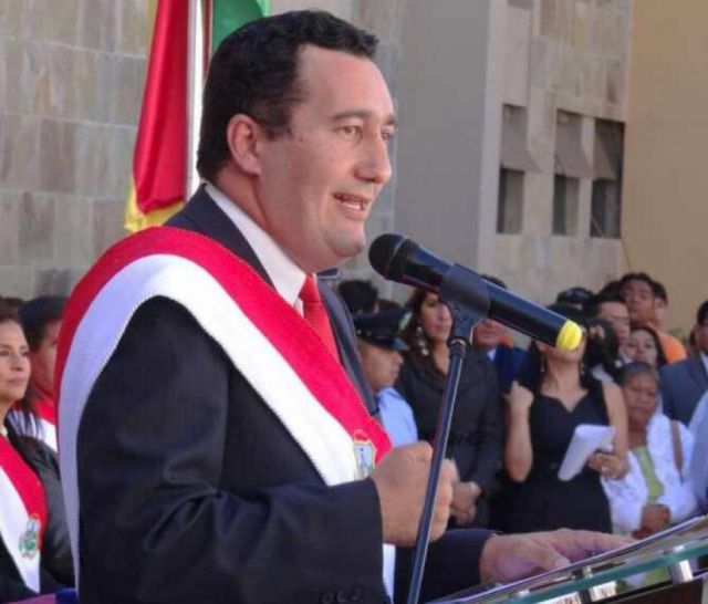 Lema asume Alcaldía de Tarija y se compromete a luchar contra la "crisis económica y de salud"