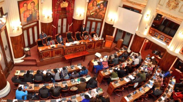 Legisladores de Tarija buscarán concretar agenda tras recibir credenciales 