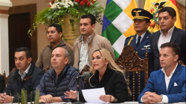 Senador vaticina huida de Áñez, Murillo y López