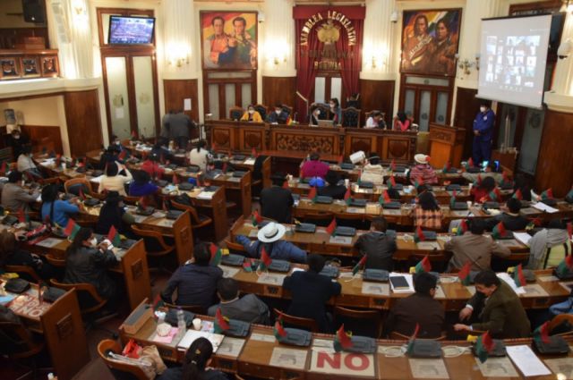 Políticos cuestionan la eliminación de los dos tercios en la Asamblea