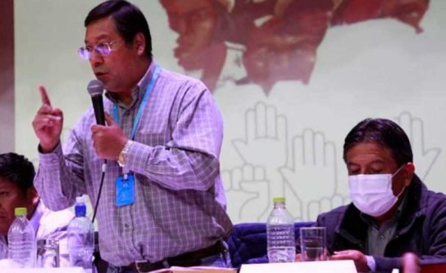 Arce dice que "no hay plata para pagar aguinaldos en los ministerios"
