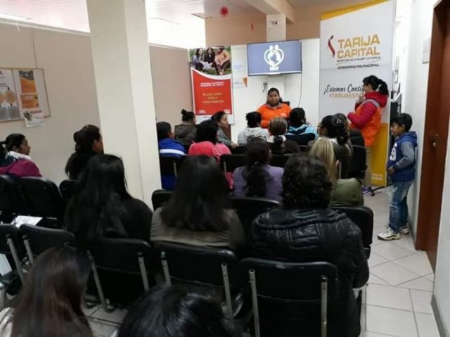 Más de 170 mujeres de Tarija se capacitan en liderazgo 