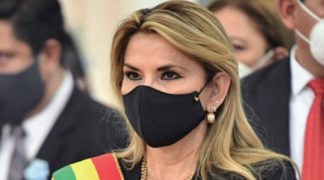 Áñez ante anuncios de juicios: “Aquí estoy”