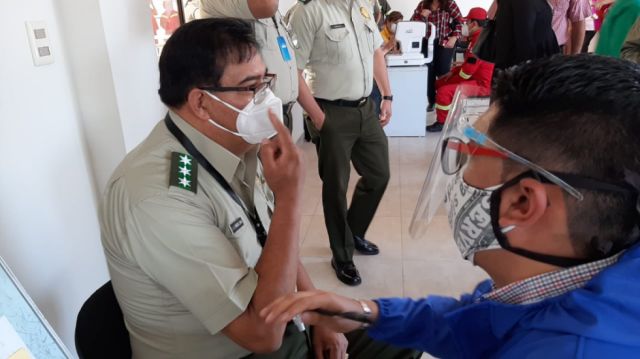 Policía de Tarija recibe atención en oftalmología sin ningún costo