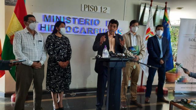 Zamora deja el gobierno con reservas de gas "entrando a zona crítica"