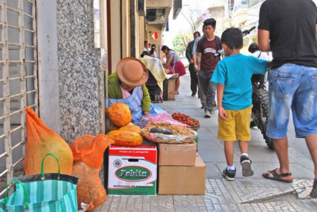 Gremiales y Alcaldía analizarán cómo coadyuvar a los informales en Tarija 