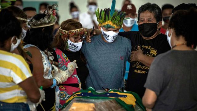 Brasil: cerca de 900 indígenas murieron por Covid-19