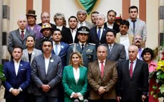 Comisión de transición del MAS detecta unas 5 anomalías en la gestión de Áñez y lo califica de gobierno del "desastre"