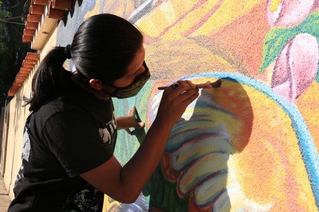“Vivir con el arte y no del arte”