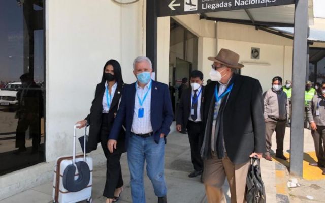 Arriba el Senador de República Dominicana y anuncia que abrirán embajada en Bolivia