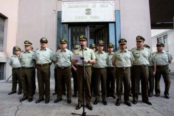 Chile: 12 generales de Carabineros van a retiro
