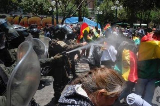 Festejos en alrededores de la plaza Murillo: Minuto a Minuto