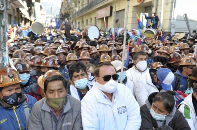 Organizaciones Sociales en plaza Murillo