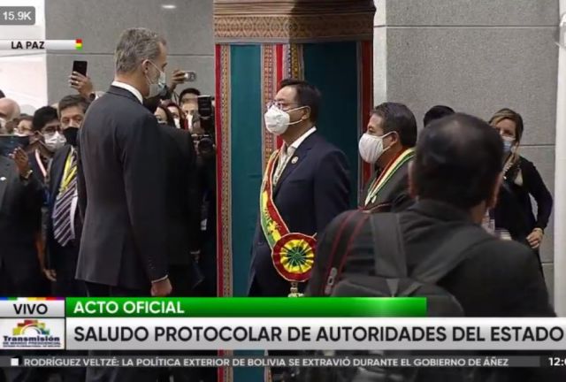 Saludo protocolar