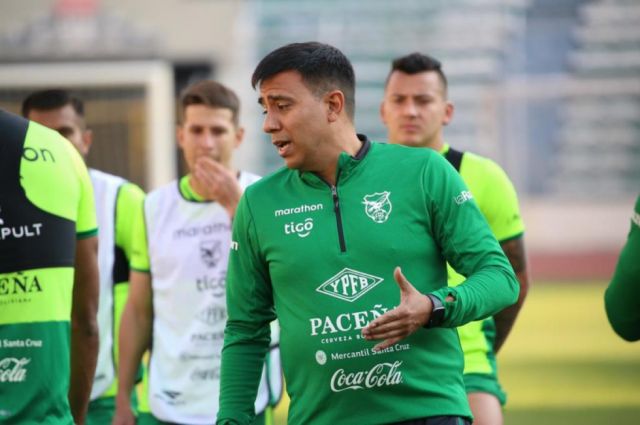 Farías tiene dudas para definir el equipo titular de la Selección 