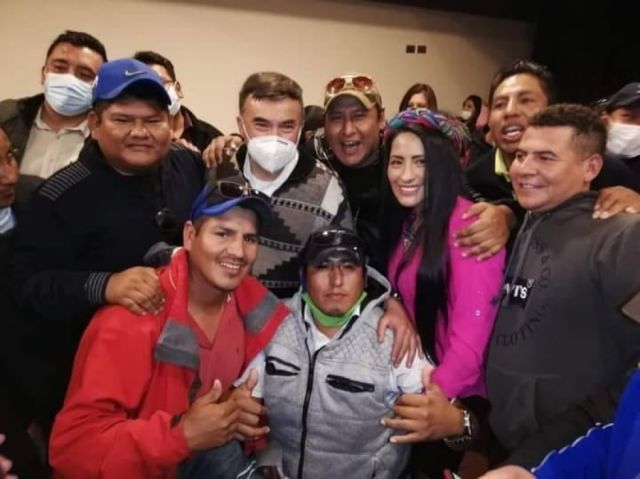 Reportan que Quintana y Alanoca salieron de la embajada de México