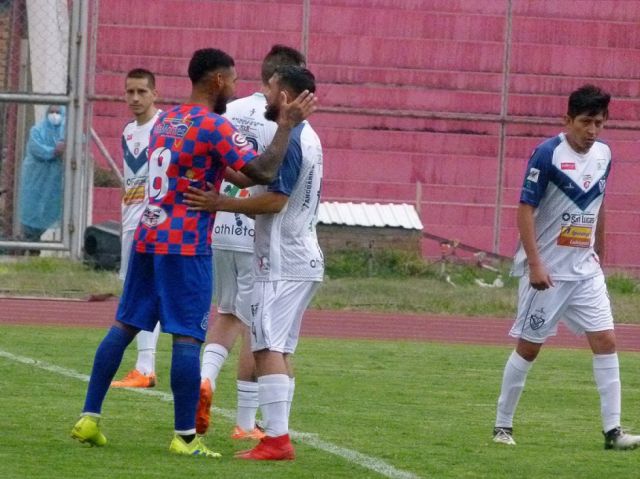 Simón Bolívar: El grupo de los equipos tarijeños está de película  