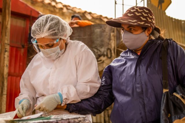 Inician campaña de control de chagas en trabajadores municipales de Tarija