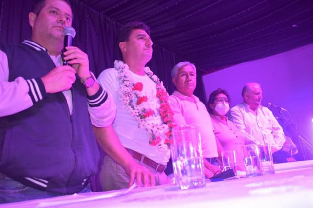 En multitudinario acto, MNR proclama a Torres como candidato a la Alcaldía de Tarija 