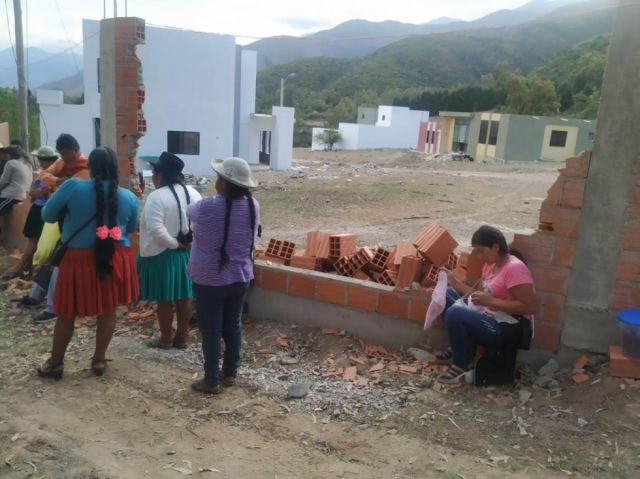 Inspección en Lazareto de vecinos y autoridades municipales