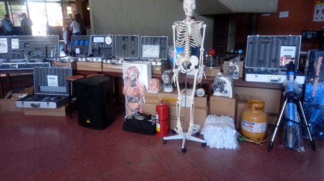 Ministerio de Educación entregó laboratorios y equipamiento para 33 colegios en Tarija