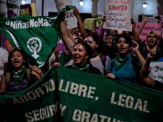 Bartolinas piden retomar el debate del aborto en Bolivia