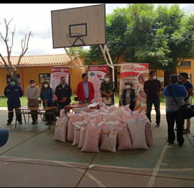 Subgobernación Cercado entrega 720 kilos de semilla de maíz y hortalizas 