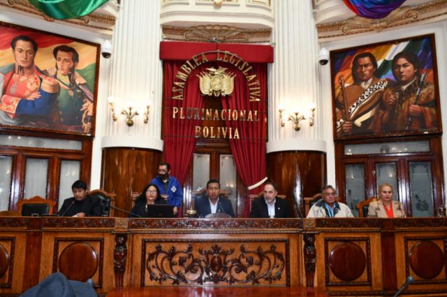 EL MAS usa por primera vez el cambio de dos tercios y declara héroes a víctimas de conflictos postelectorales