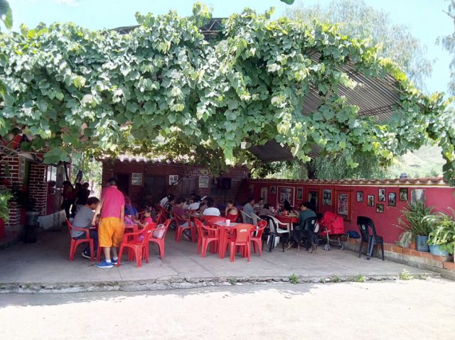 El 90% de restaurantes de la campiña en Tarija reactivan servicios 